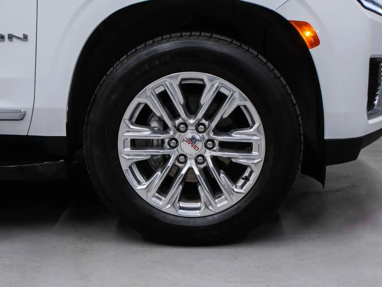 GMC Yukon снимка GMC Yukon