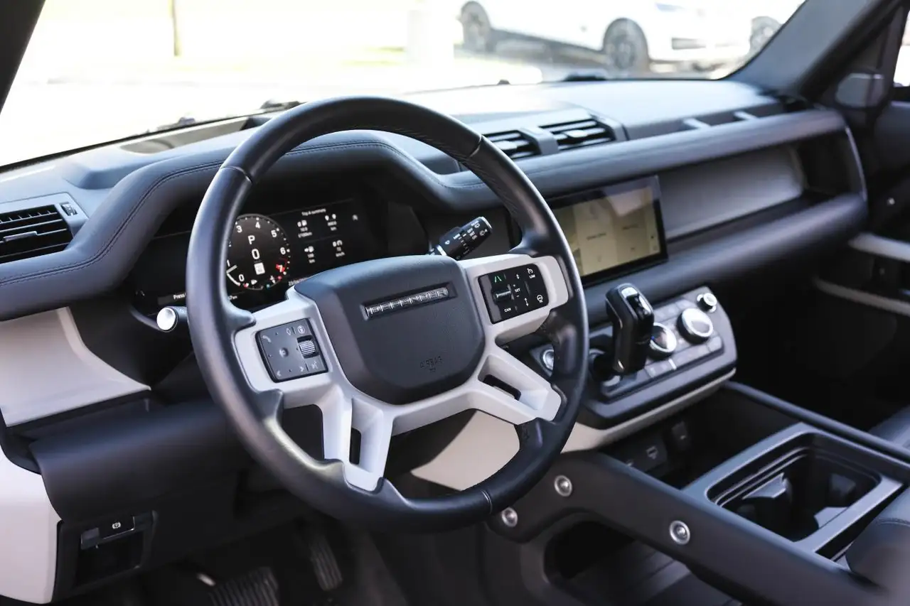 Land Rover Defender снимка Land Rover Defender