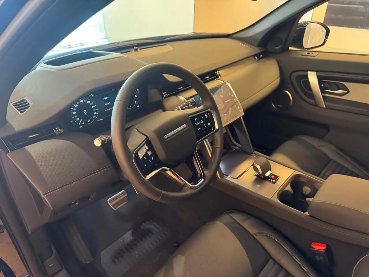 Land Rover Discovery Sport снимка Land Rover Discovery Sport