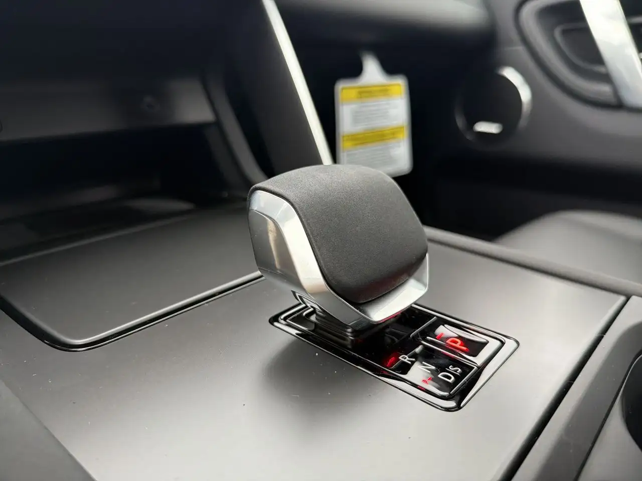 Land Rover Discovery Sport снимка Land Rover Discovery Sport