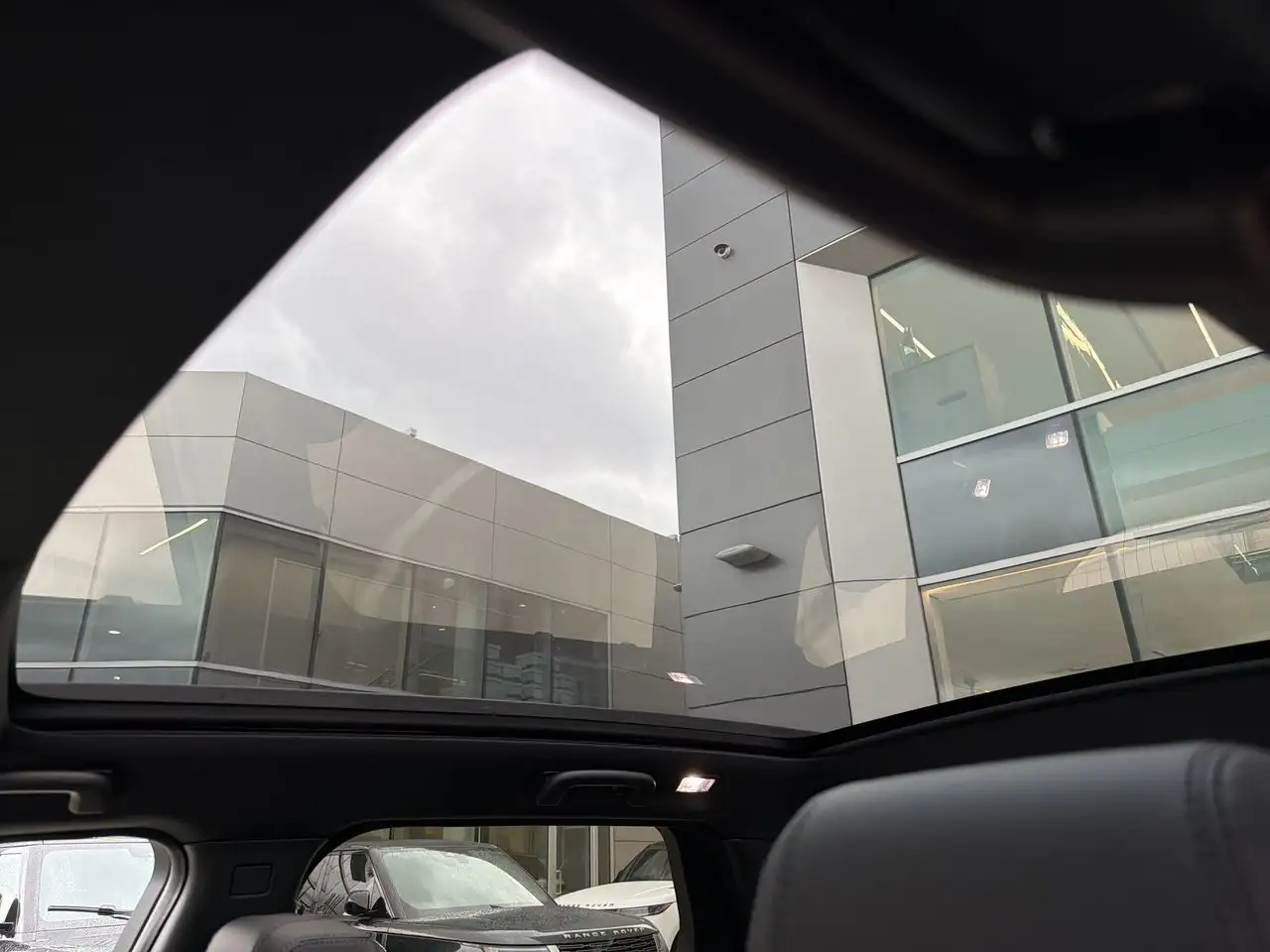 Land Rover Discovery Sport снимка Land Rover Discovery Sport