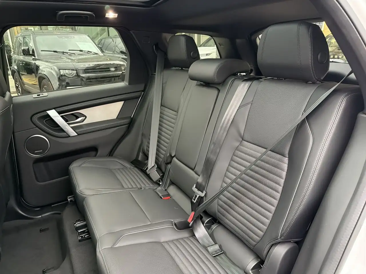 Land Rover Discovery Sport снимка Land Rover Discovery Sport