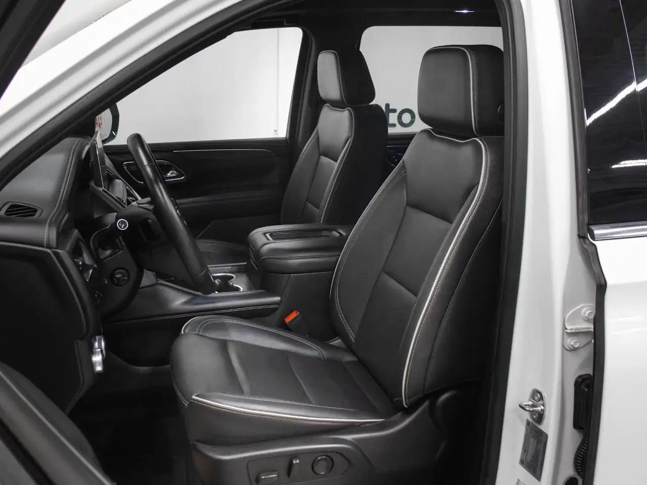 GMC Yukon снимка GMC Yukon
