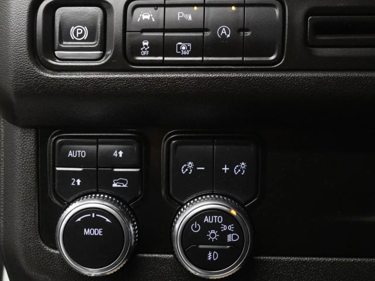 GMC Yukon снимка GMC Yukon