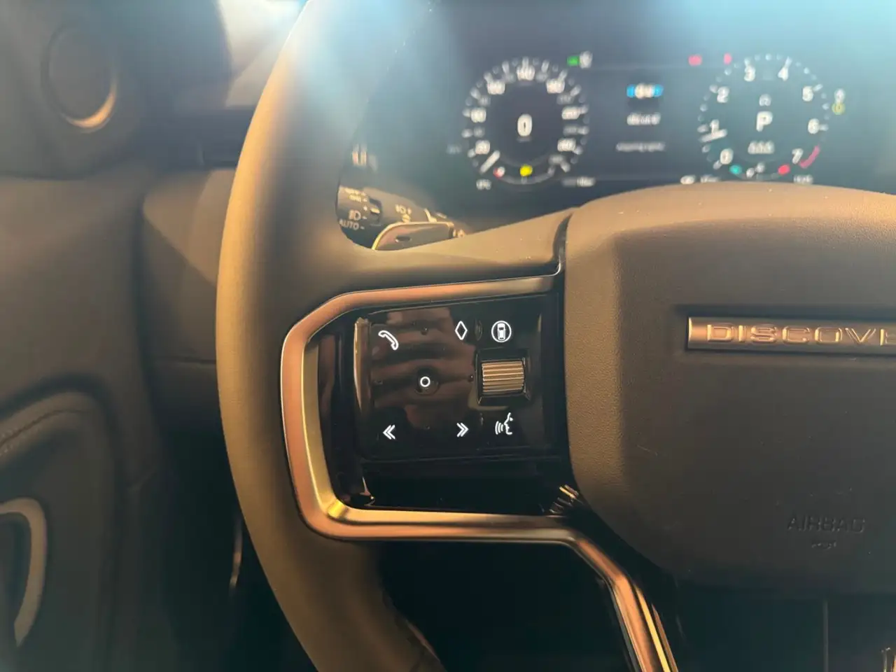 Land Rover Discovery Sport снимка Land Rover Discovery Sport