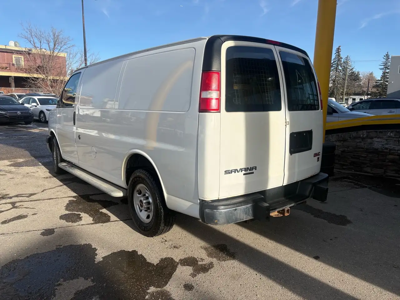 GMC Savana снимка GMC Savana