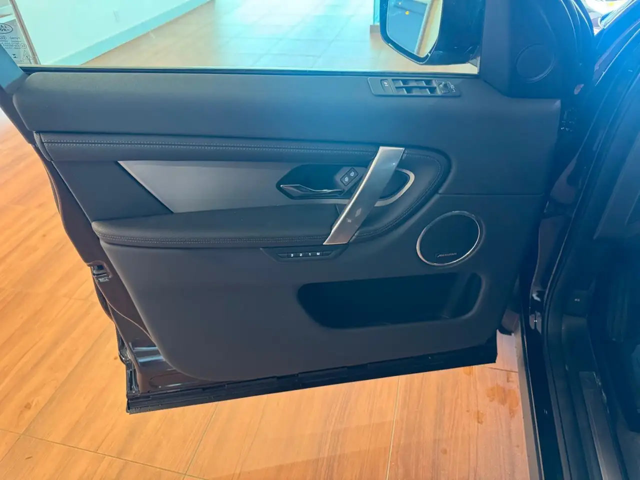 Land Rover Discovery Sport снимка Land Rover Discovery Sport