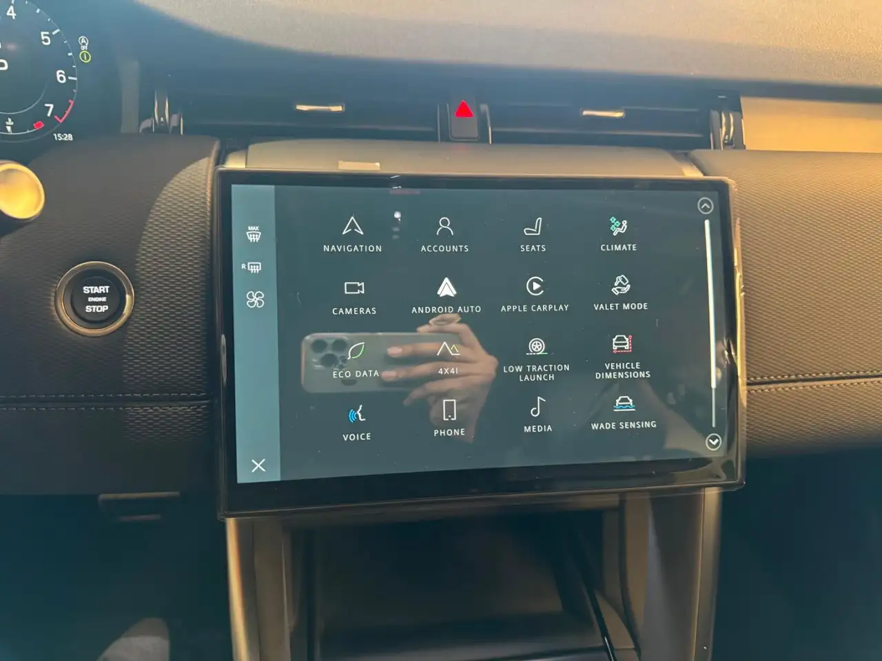 Land Rover Discovery Sport снимка Land Rover Discovery Sport