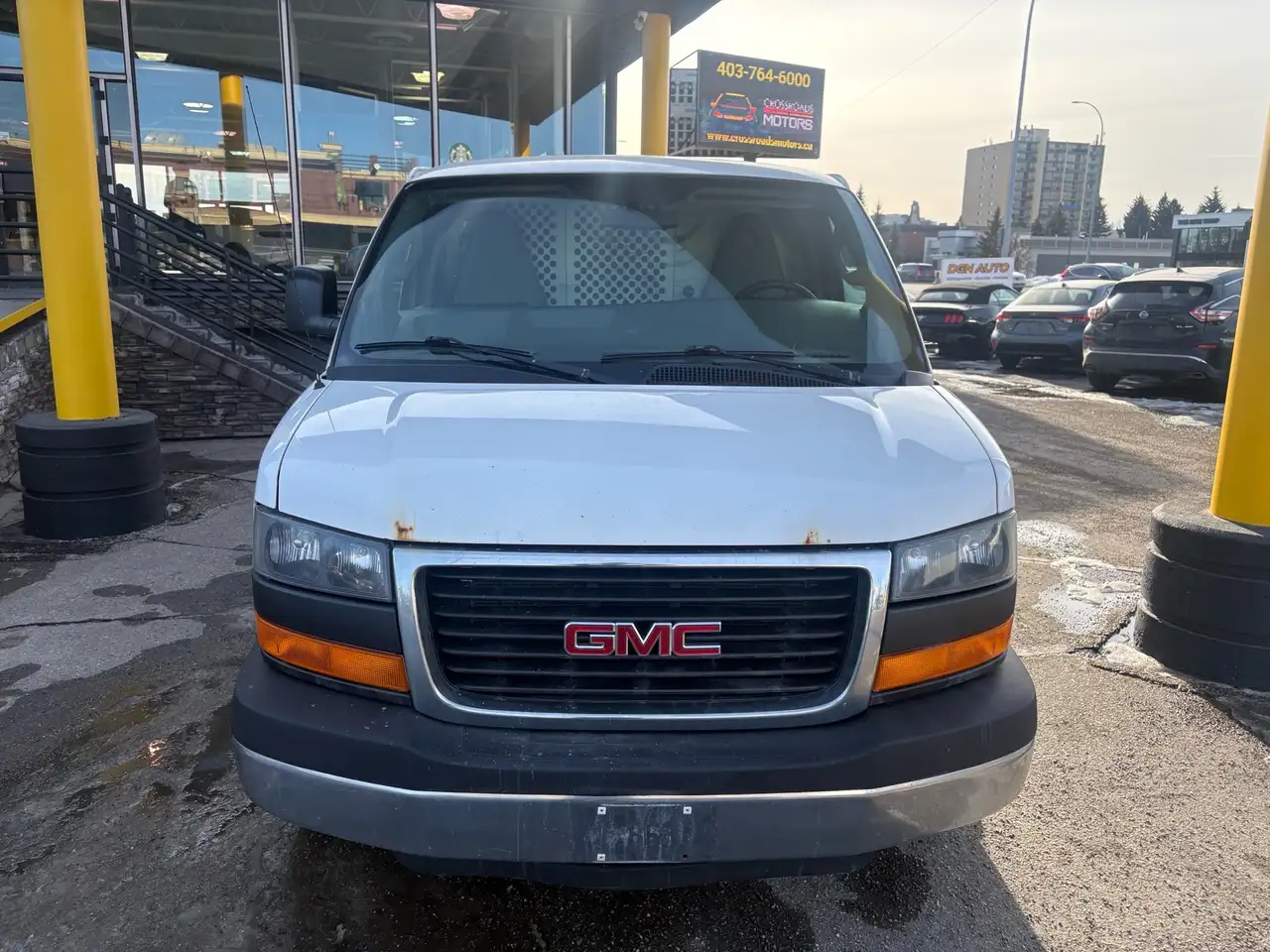 GMC Savana снимка GMC Savana