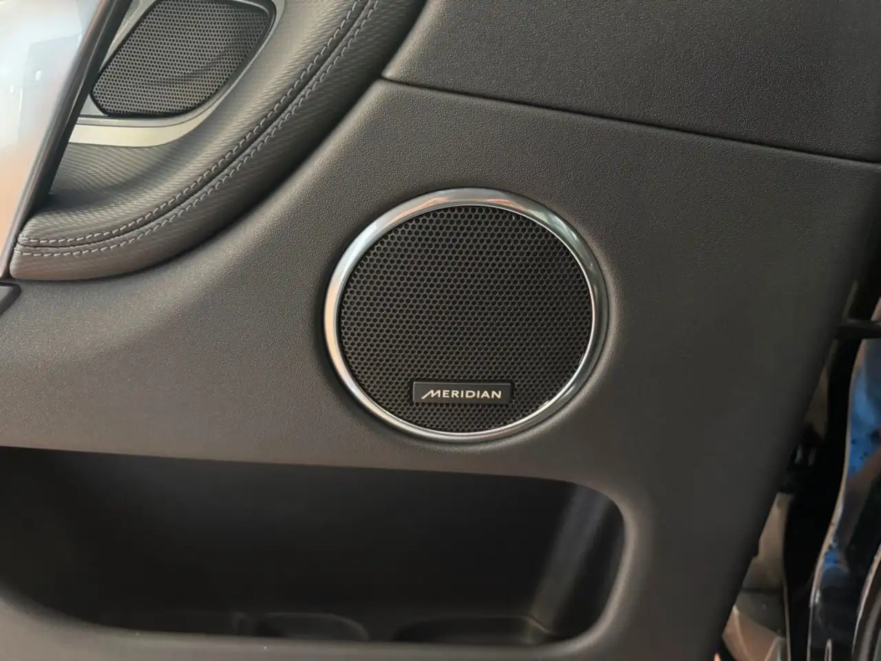 Land Rover Discovery Sport снимка Land Rover Discovery Sport