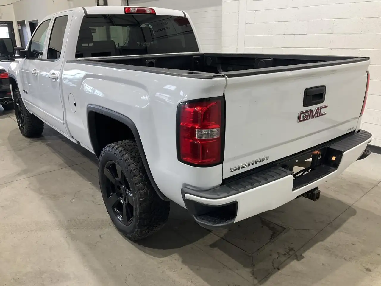 GMC Sierra 1500 снимка GMC Sierra 1500