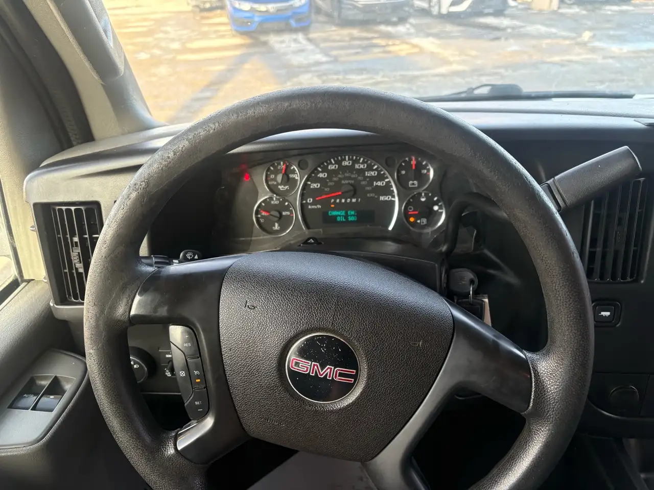 GMC Savana снимка GMC Savana