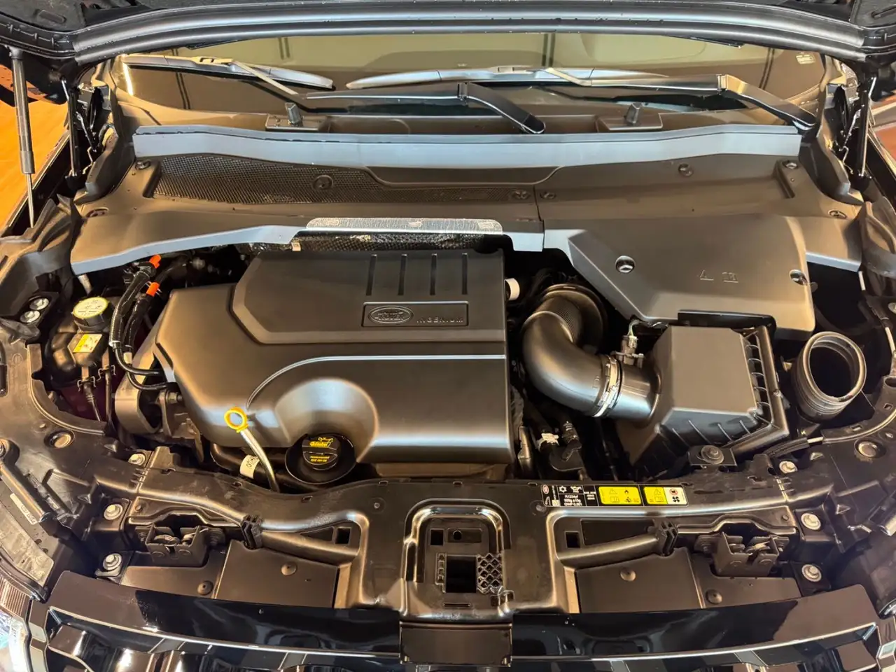 Land Rover Discovery Sport снимка Land Rover Discovery Sport