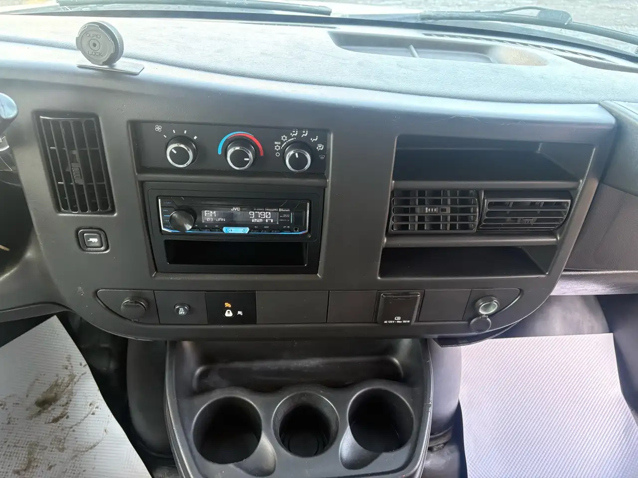 GMC Savana снимка GMC Savana