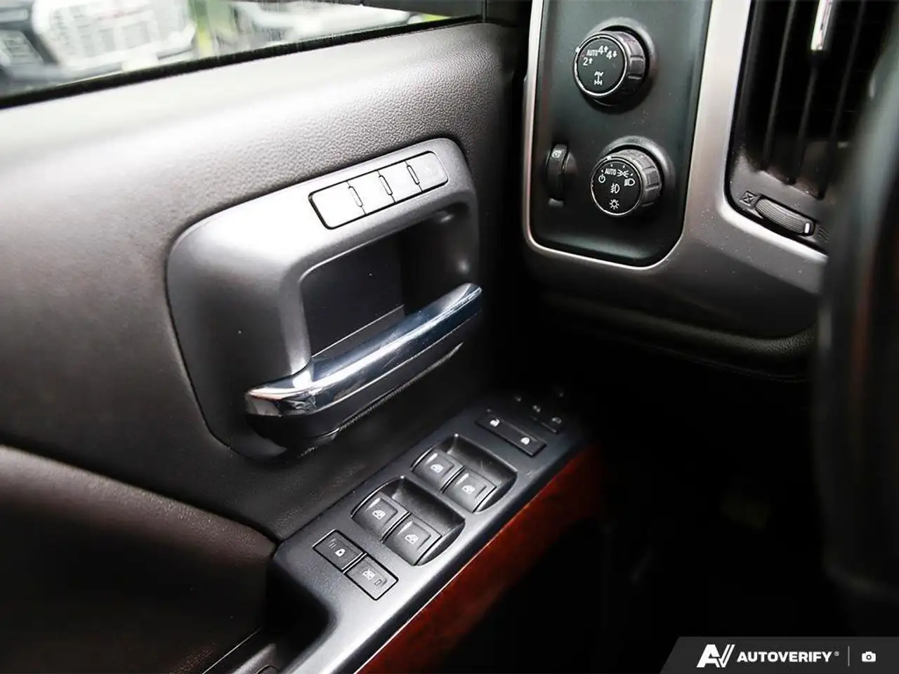 GMC Sierra 1500 photo GMC Sierra 1500
