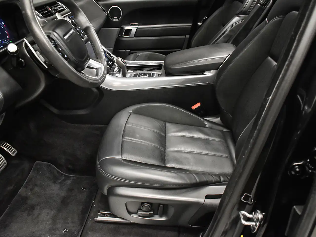 Land Rover Range Rover Sport снимка Land Rover Range Rover Sport