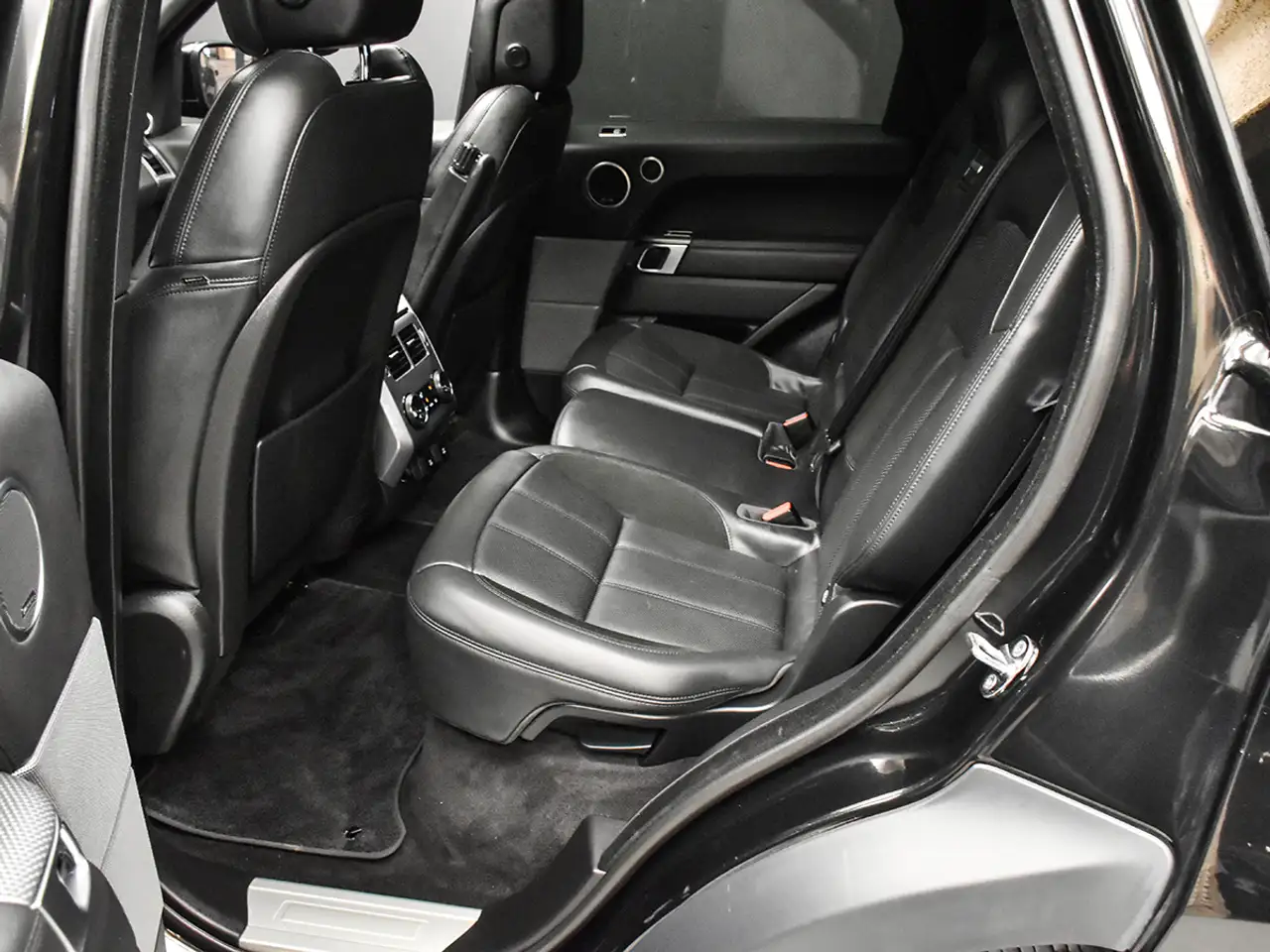 Land Rover Range Rover Sport снимка Land Rover Range Rover Sport