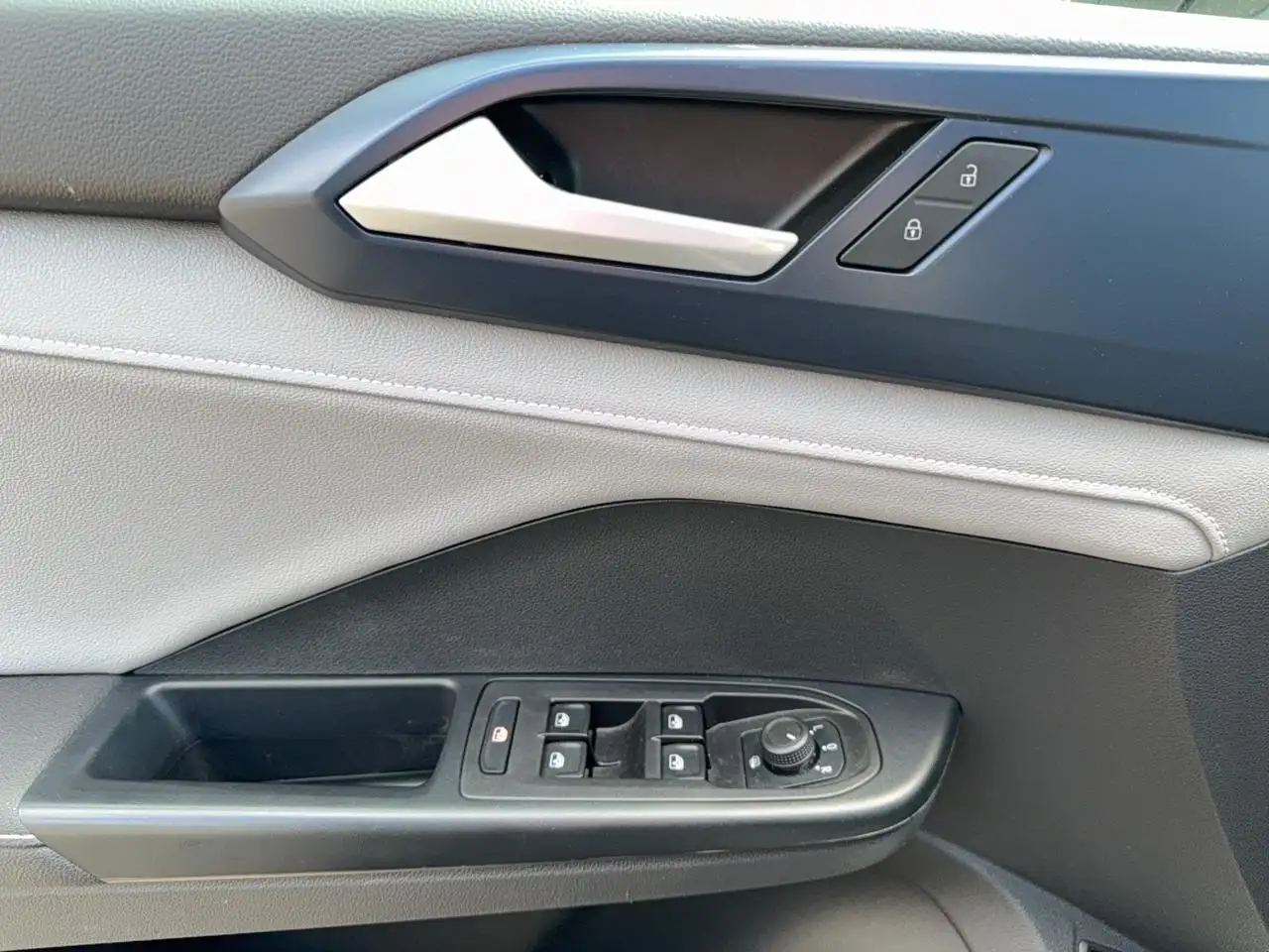Volkswagen Taos снимка Volkswagen Taos