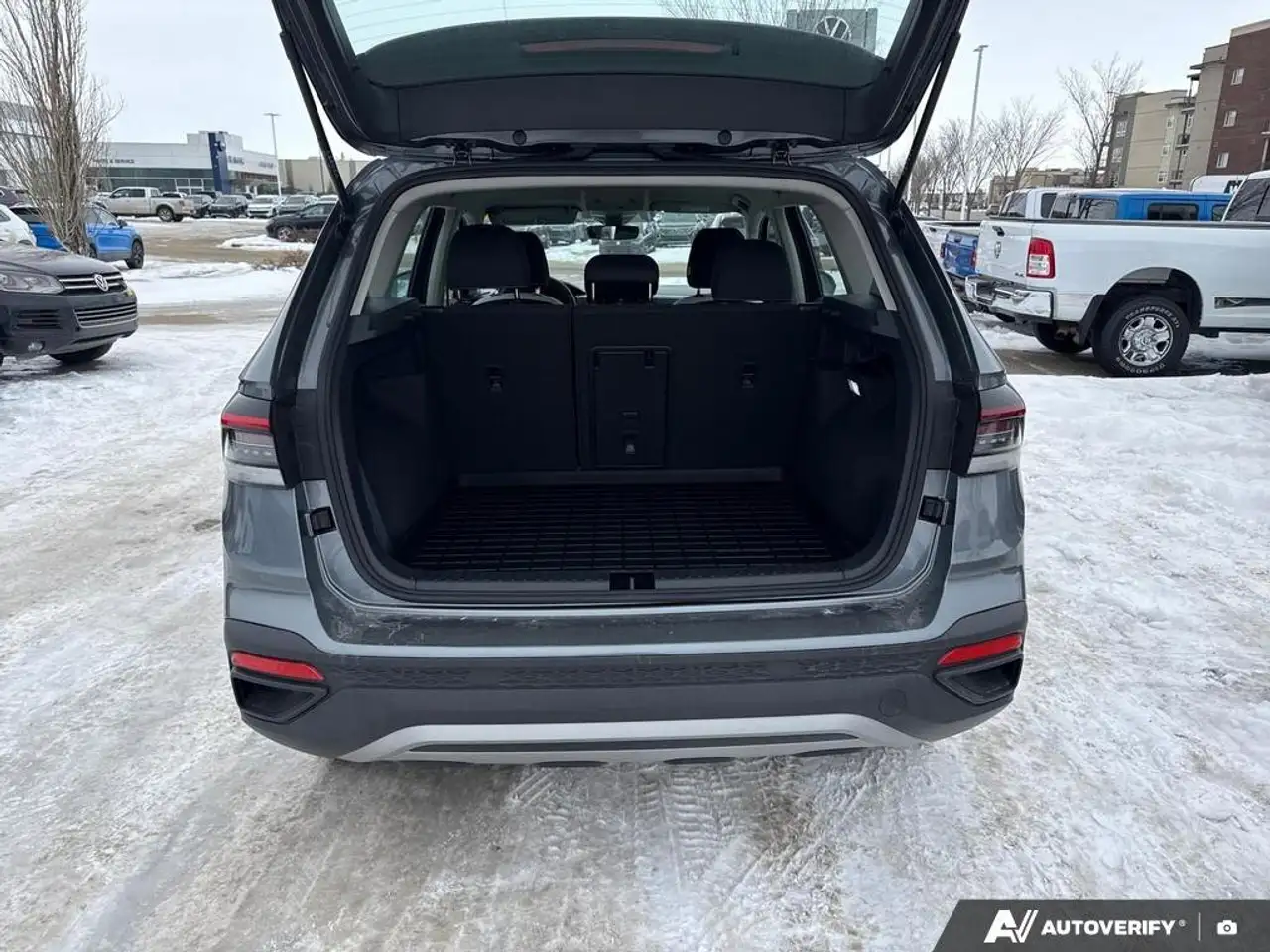 Volkswagen Taos снимка Volkswagen Taos