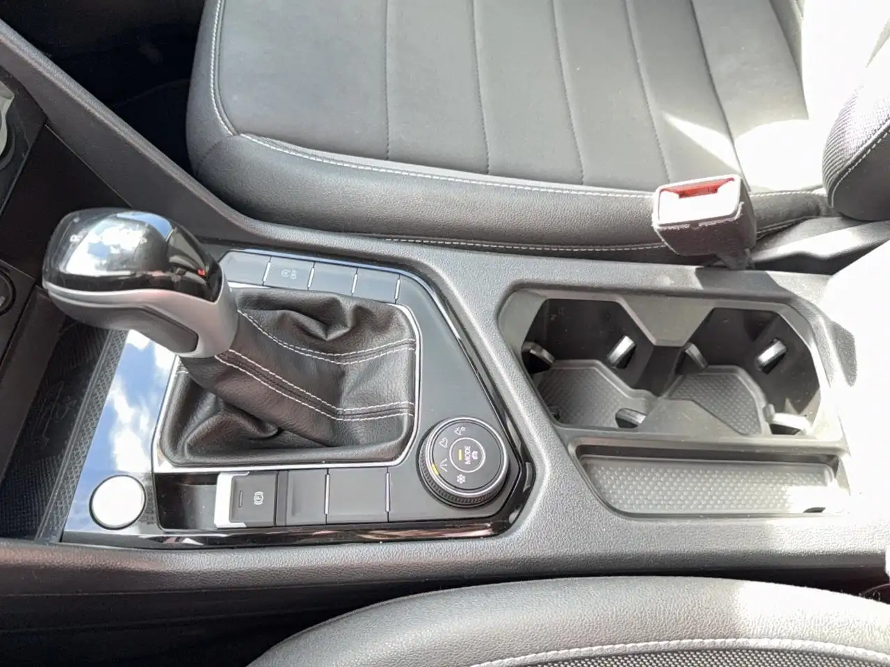 Volkswagen Taos снимка Volkswagen Taos