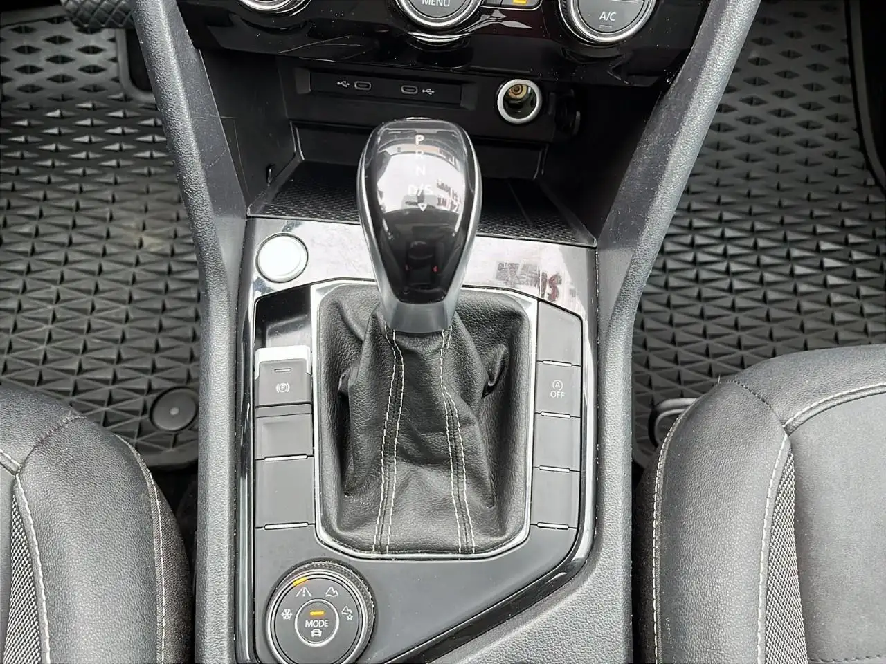 Volkswagen Taos снимка Volkswagen Taos