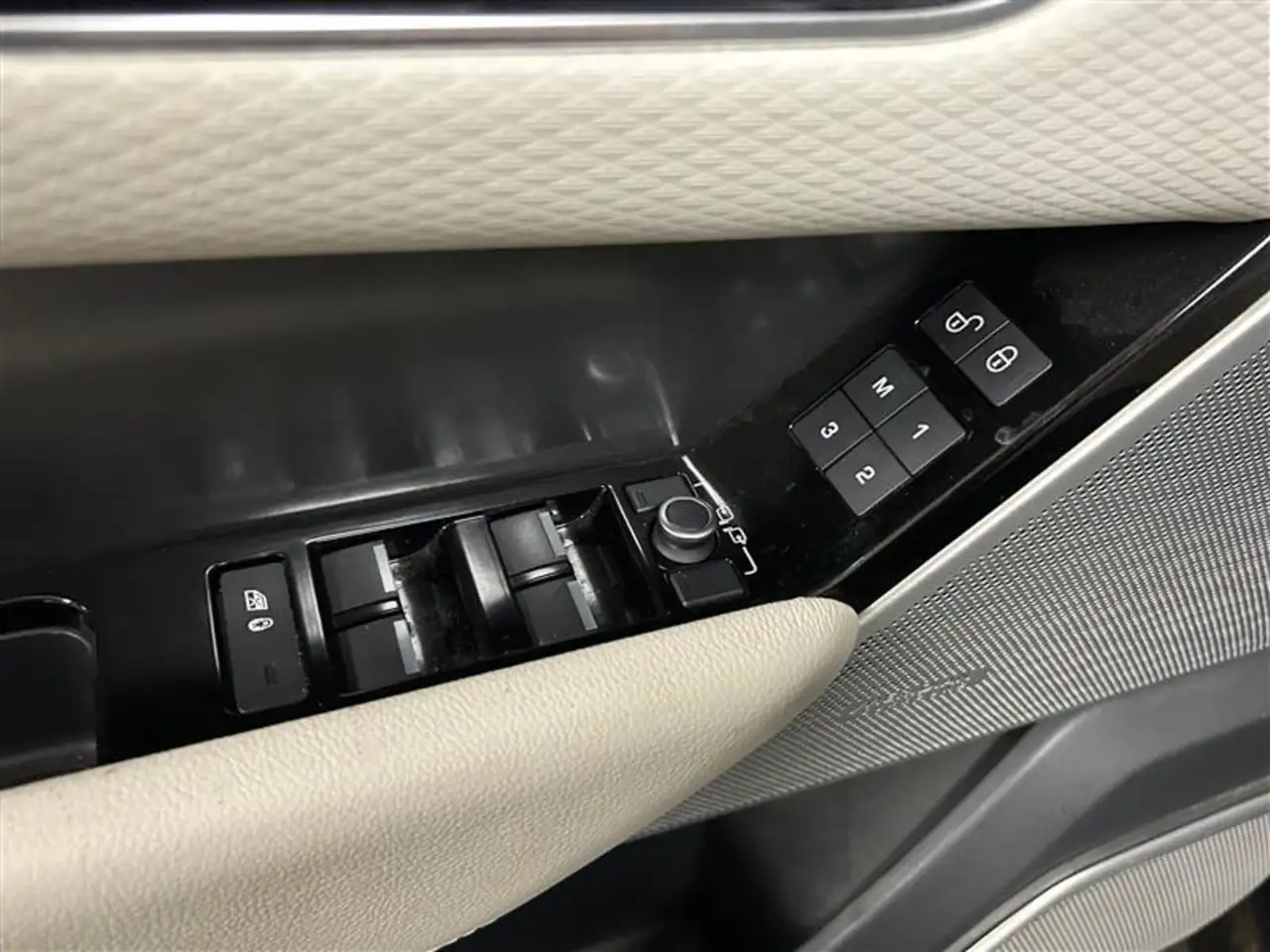 Land Rover Range Rover Velar снимка Land Rover Range Rover Velar
