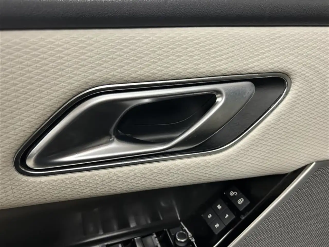 Land Rover Range Rover Velar снимка Land Rover Range Rover Velar