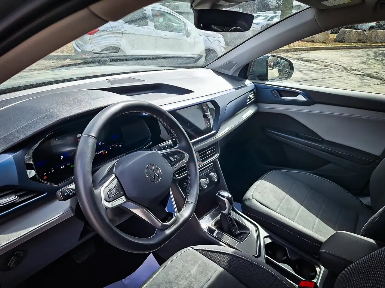 Volkswagen Taos снимка Volkswagen Taos
