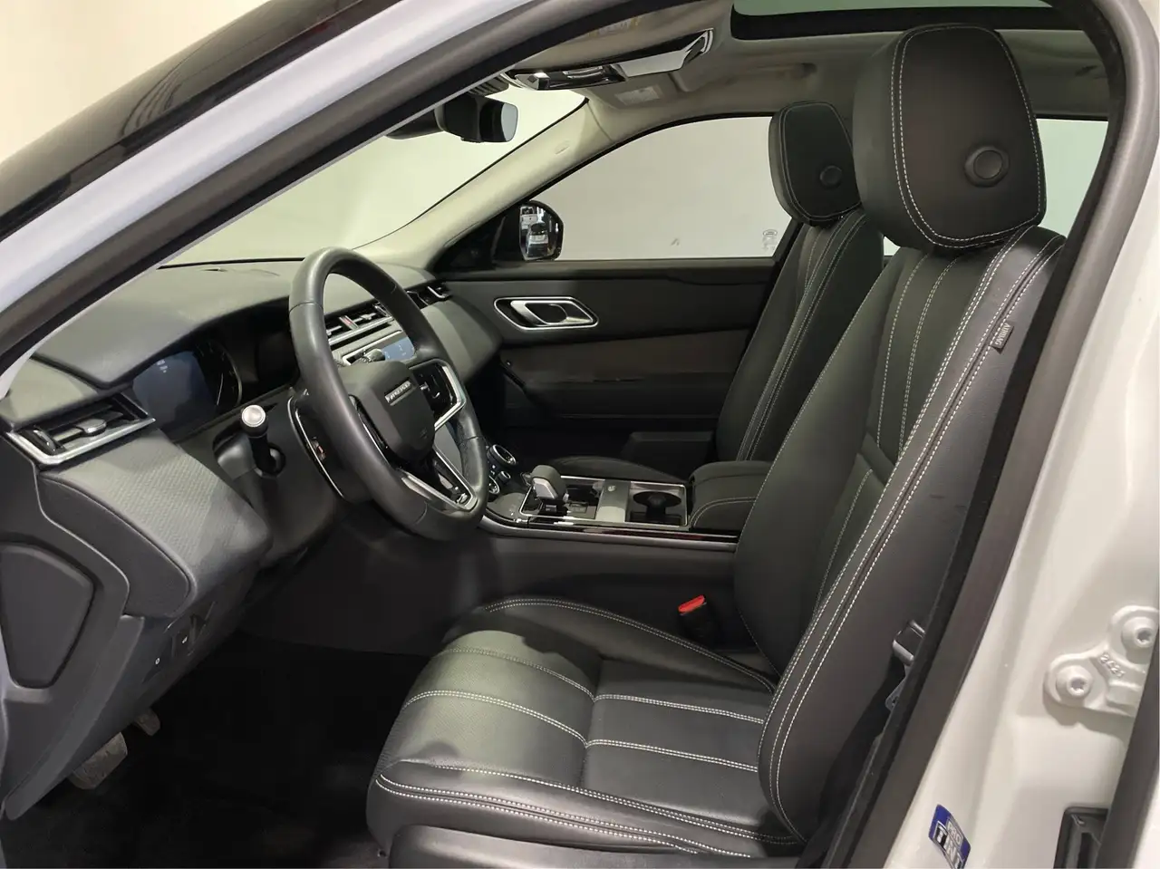 Land Rover Range Rover Velar снимка Land Rover Range Rover Velar