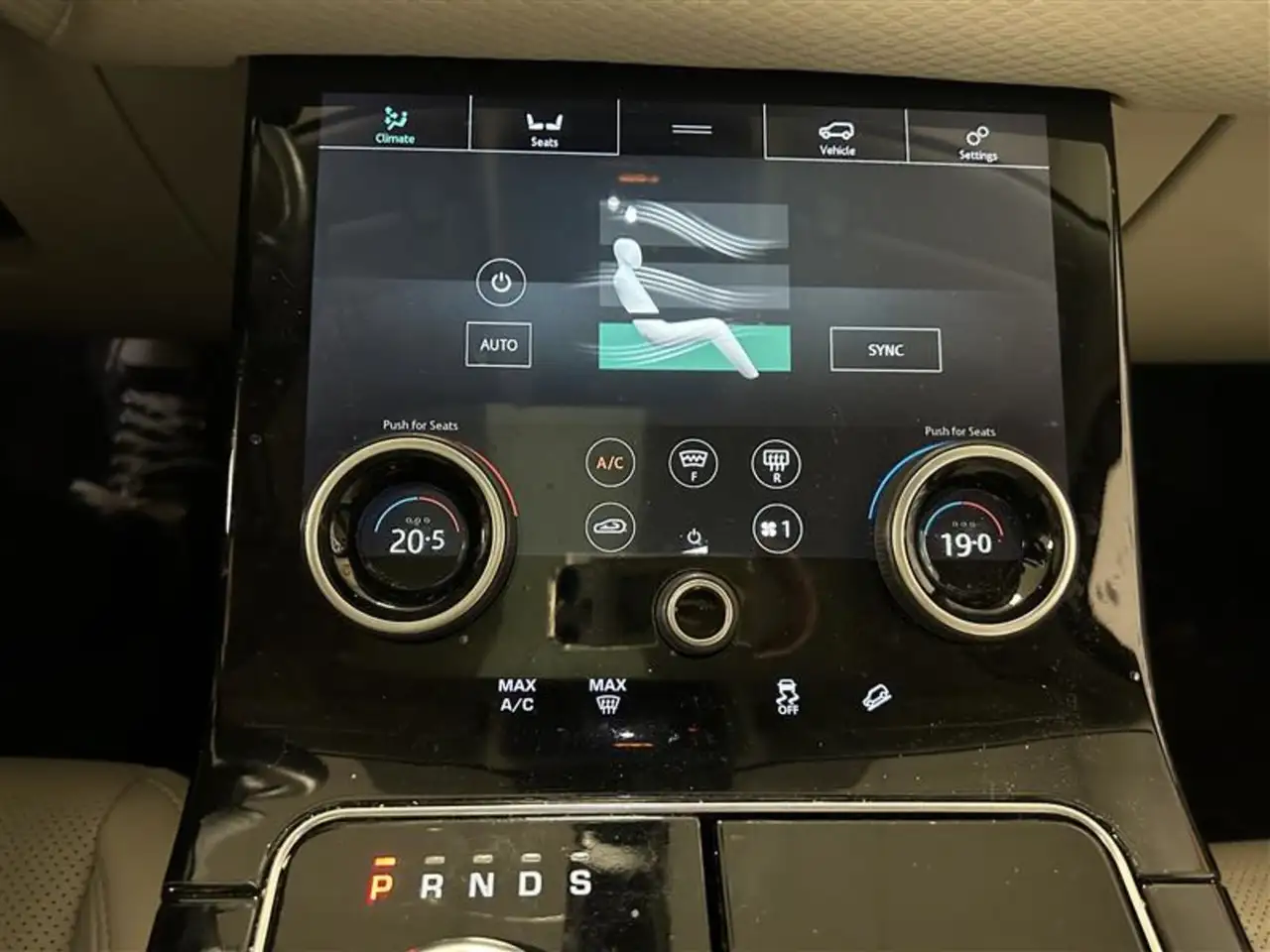 Land Rover Range Rover Velar снимка Land Rover Range Rover Velar