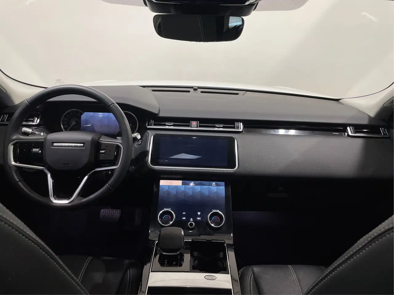 Land Rover Range Rover Velar снимка Land Rover Range Rover Velar