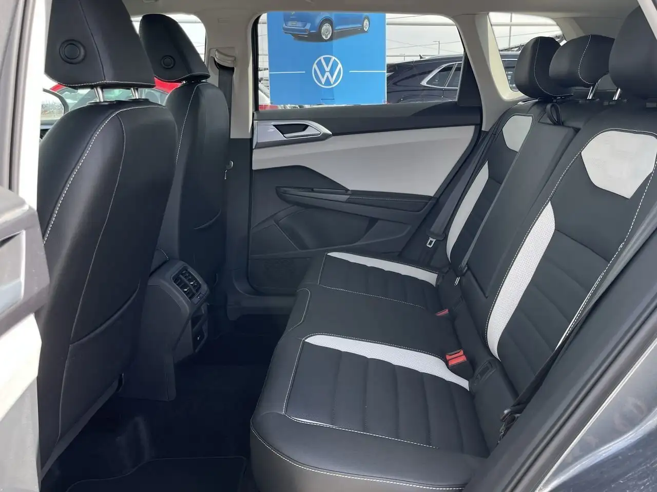 Volkswagen Taos снимка Volkswagen Taos