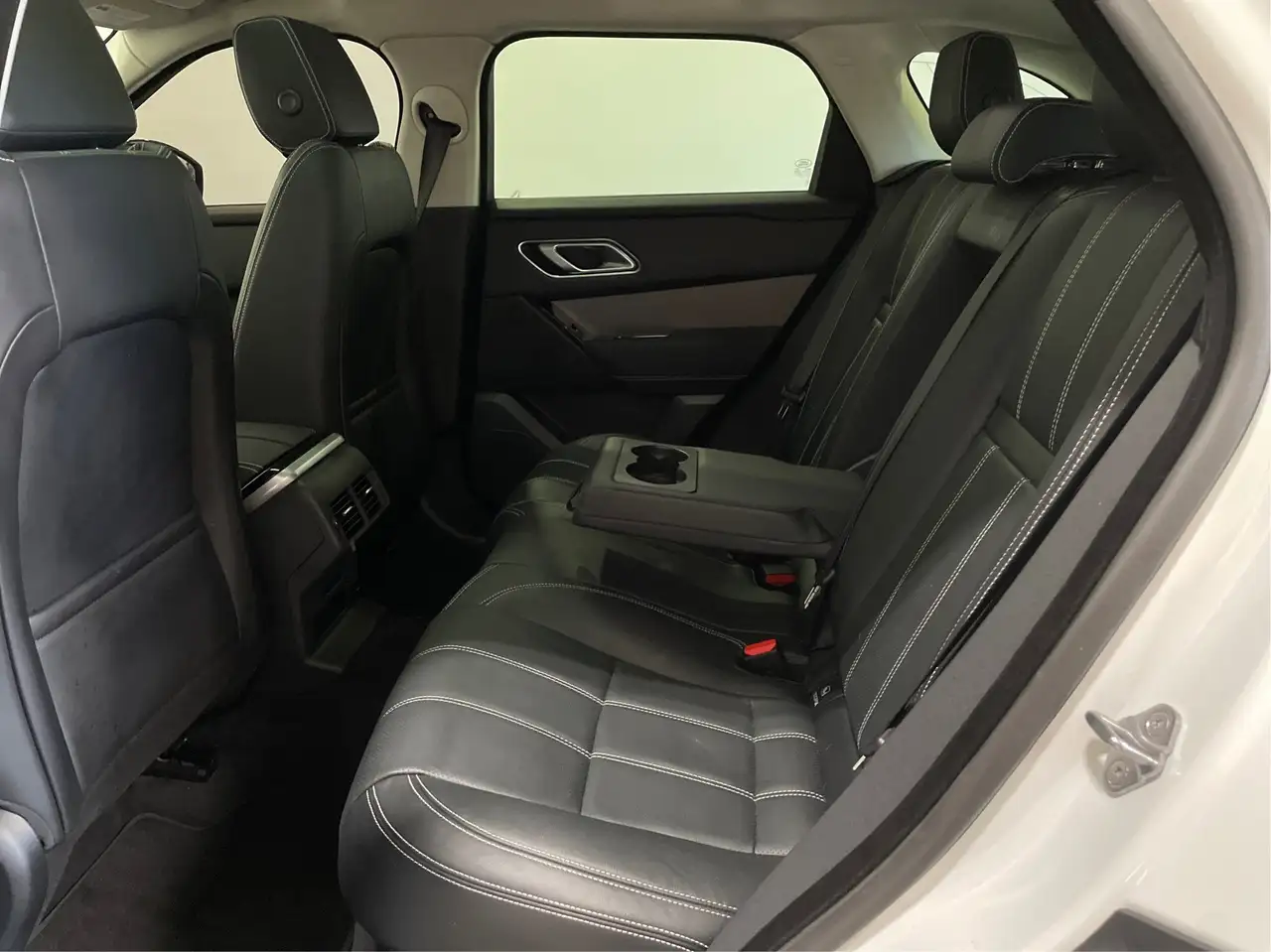 Land Rover Range Rover Velar снимка Land Rover Range Rover Velar