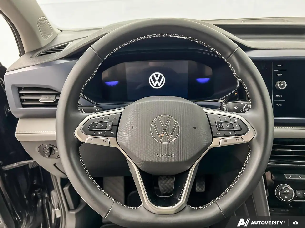 Volkswagen Taos снимка Volkswagen Taos