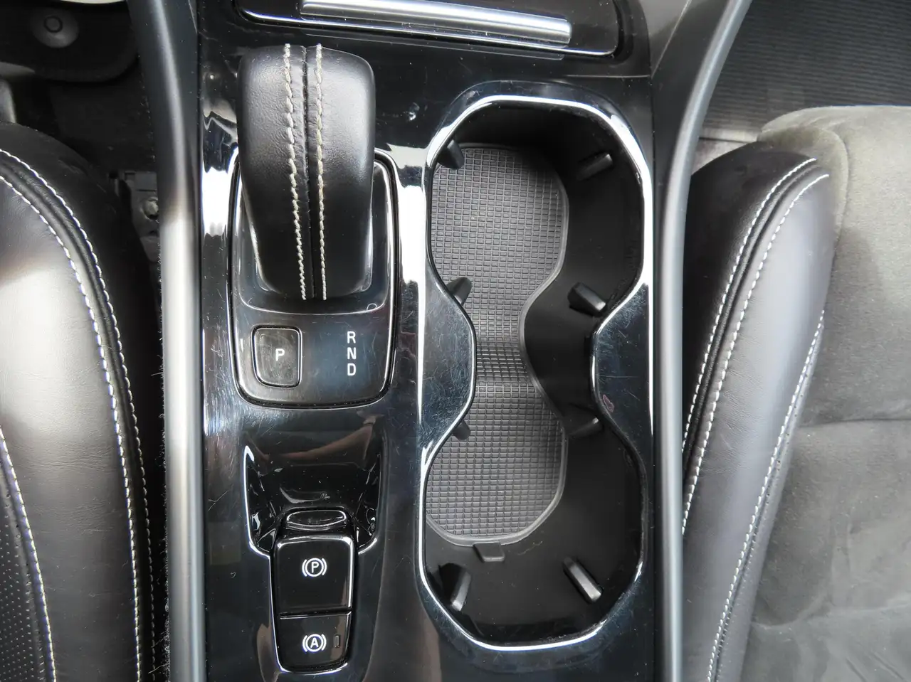 Volvo XC40 снимка Volvo XC40