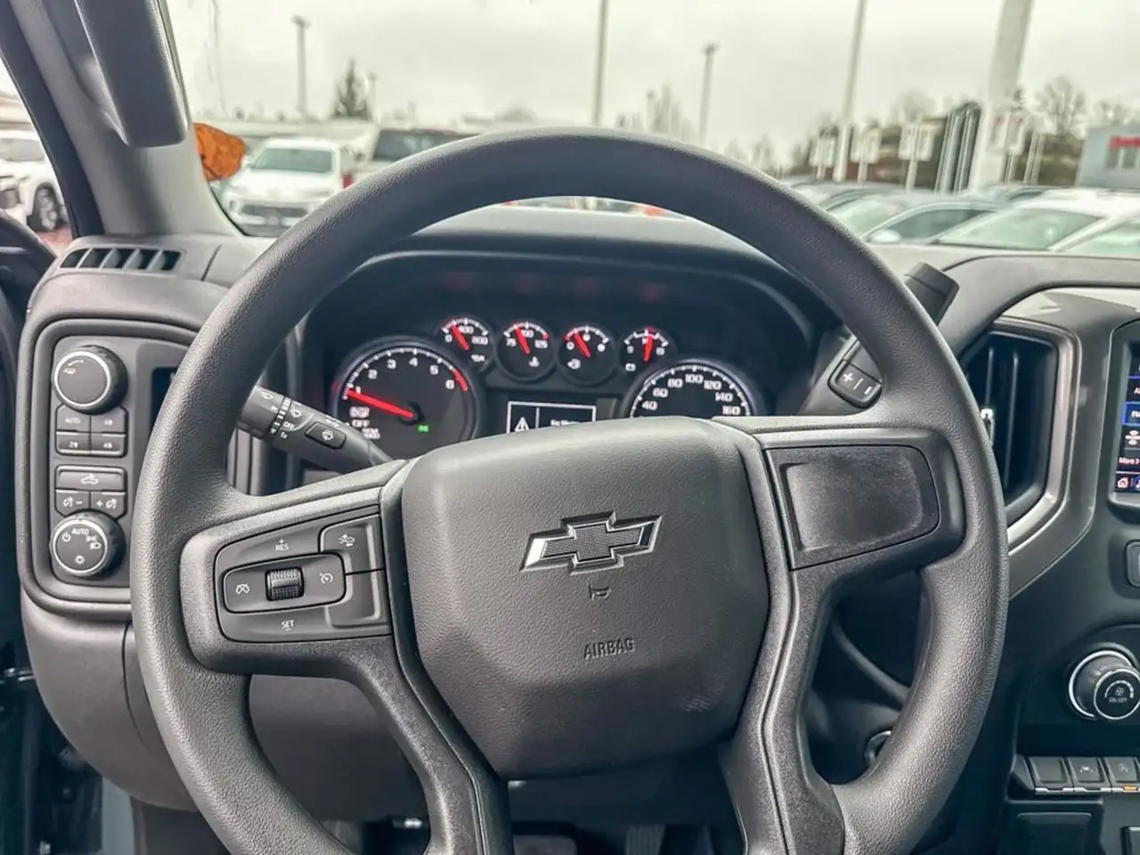 Chevrolet Silverado 1500 снимка Chevrolet Silverado 1500