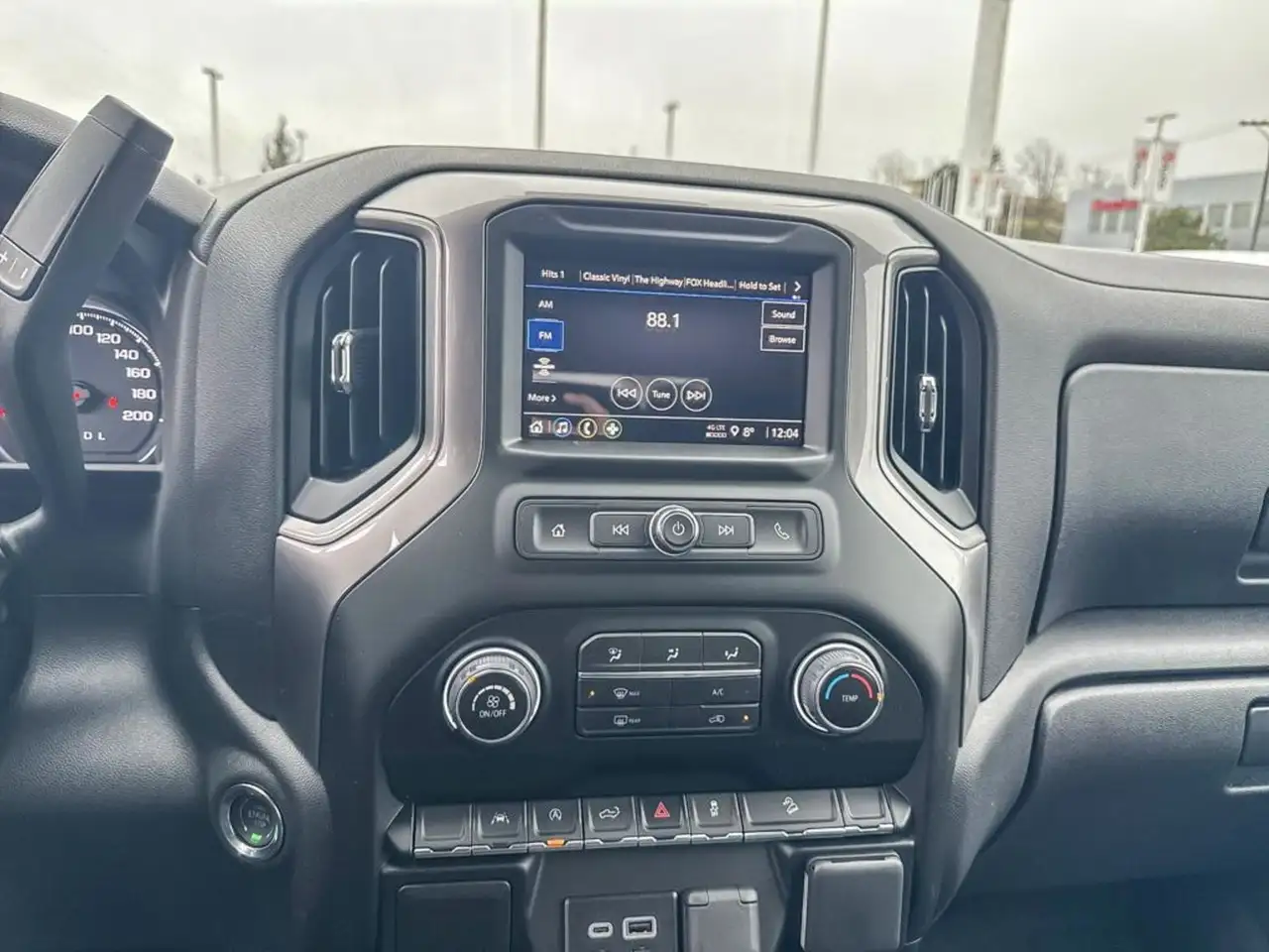 Chevrolet Silverado 1500 снимка Chevrolet Silverado 1500