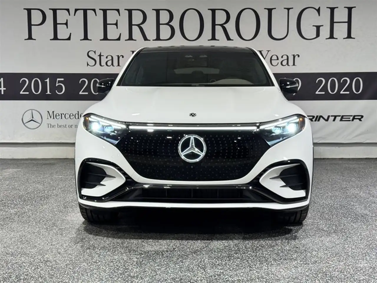 Mercedes-Benz EQS снимка Mercedes-Benz EQS