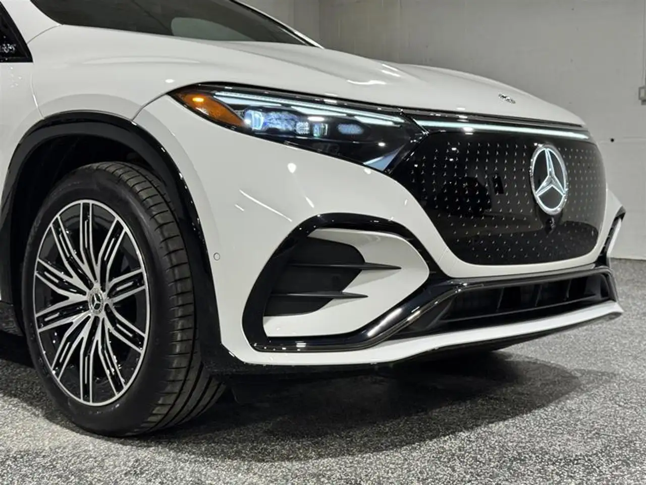 Mercedes-Benz EQS снимка Mercedes-Benz EQS