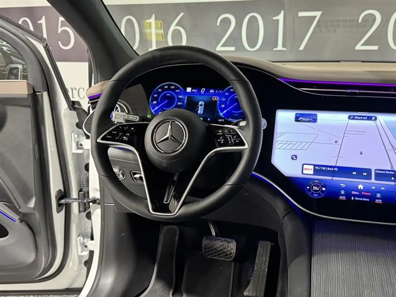 Mercedes-Benz EQS снимка Mercedes-Benz EQS
