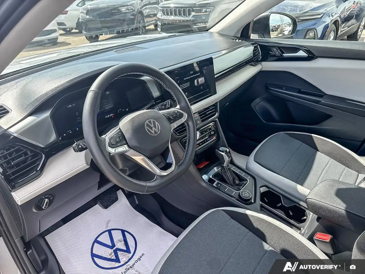 Volkswagen Taos снимка Volkswagen Taos