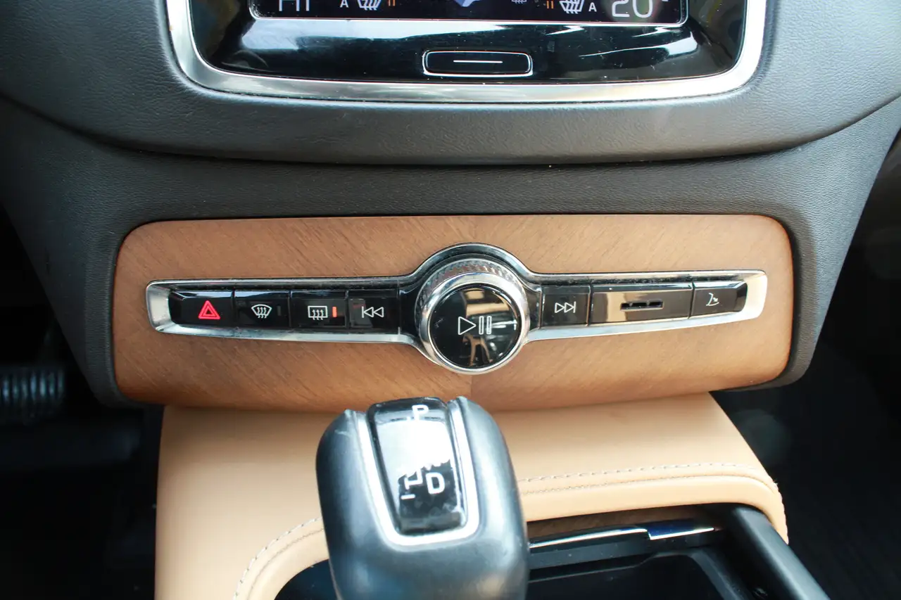Volvo XC90 photo Volvo XC90