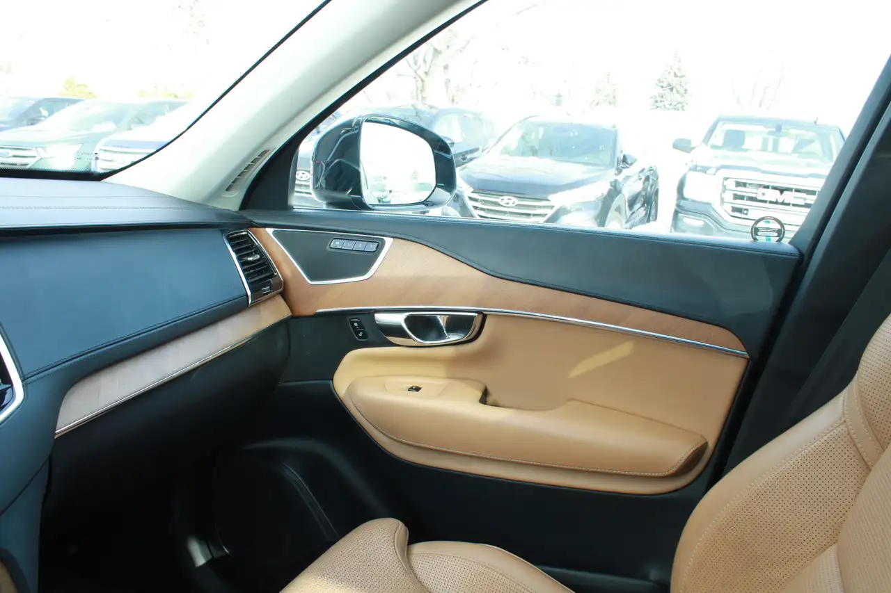 Volvo XC90 photo Volvo XC90