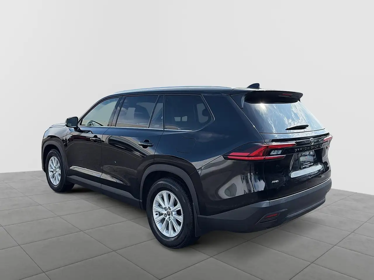 Toyota Grand Highlander снимка Toyota Grand Highlander