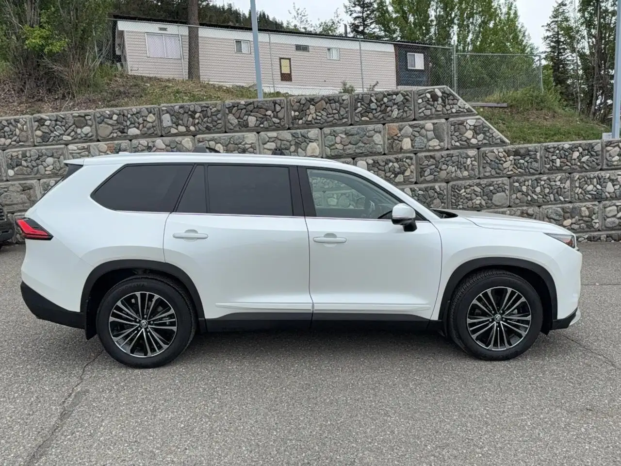 Toyota Grand Highlander снимка Toyota Grand Highlander