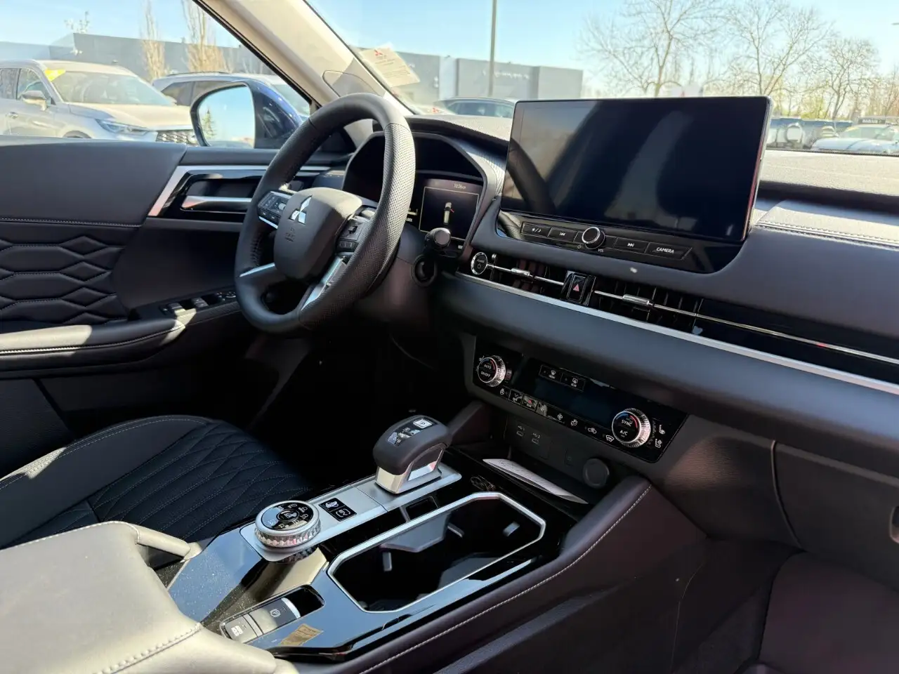 Mitsubishi Outlander снимка Mitsubishi Outlander