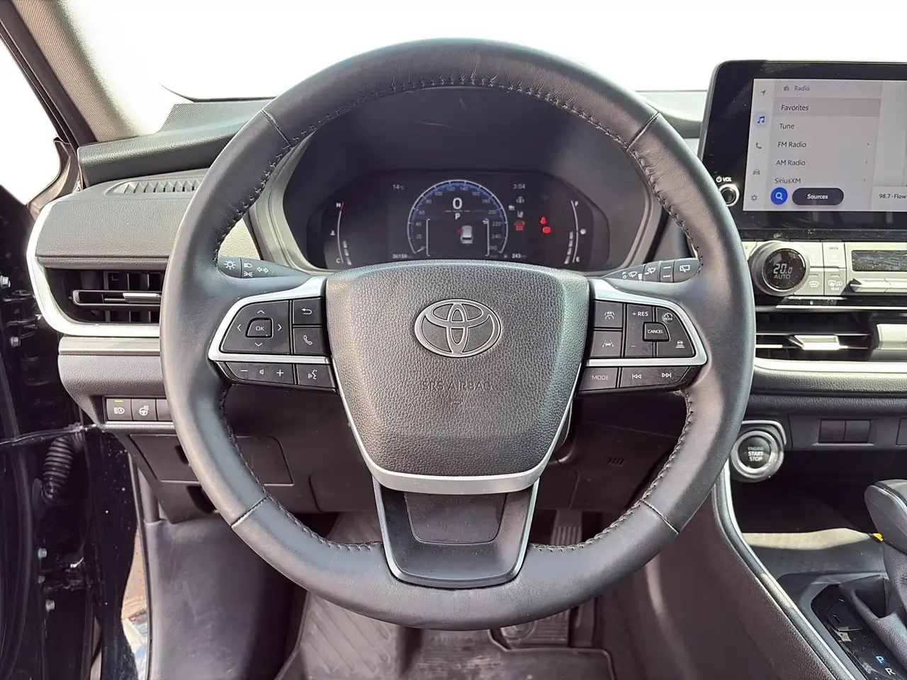Toyota Grand Highlander снимка Toyota Grand Highlander