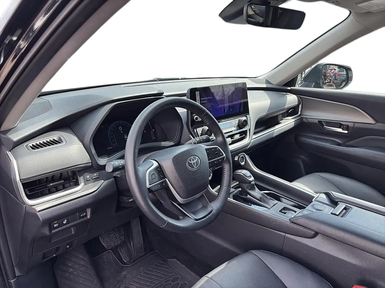 Toyota Grand Highlander снимка Toyota Grand Highlander