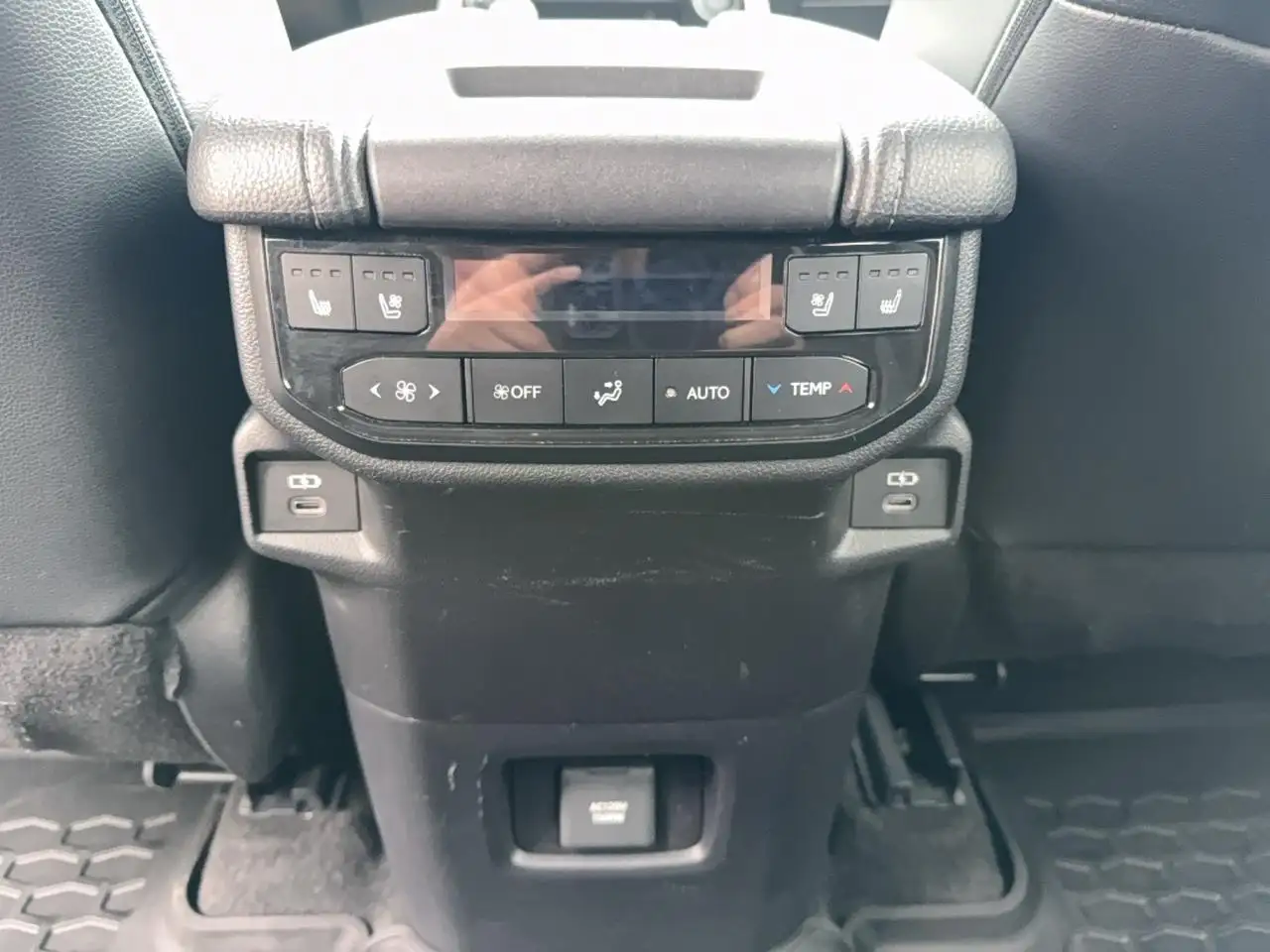 Toyota Grand Highlander снимка Toyota Grand Highlander