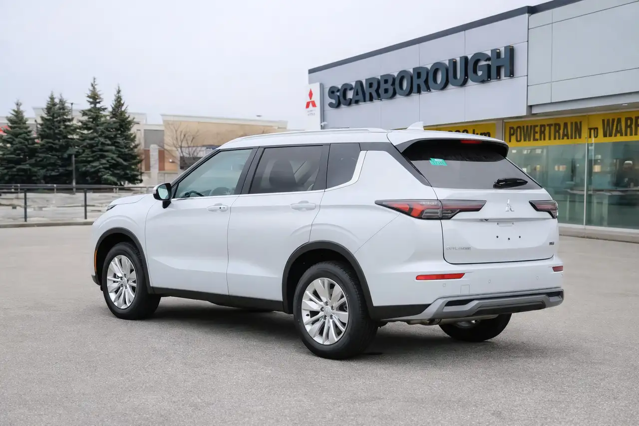 Mitsubishi Outlander снимка Mitsubishi Outlander